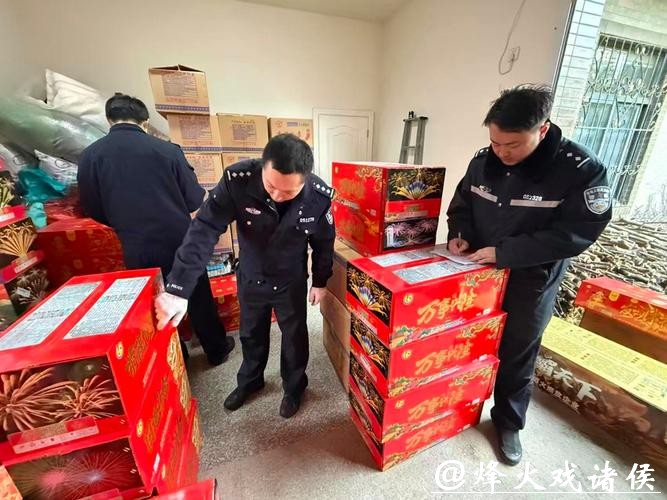深夜跨省运输,藏于车库、小木屋,金山警方查处10起涉烟花爆竹类违法犯罪案 深夜跨省运输,藏于车库、小木屋,金山警方查处10起涉烟花爆竹类违法犯罪案