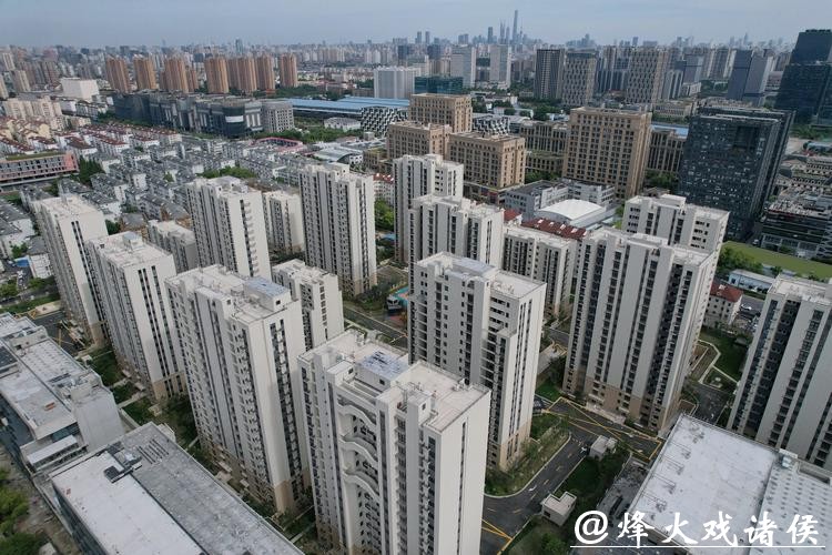 上海中心城区最大拆落地小区迎来回搬后首个新春,街道居委又向居民“送大礼” 上海中心城区最大拆落地小区迎来回搬后首个新春,街道居委又向居民“送大礼”